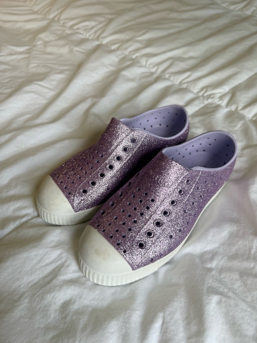 Native Shoes Kids Glitter Clog in Purple with White Toe Cap - Picture 2 of 6